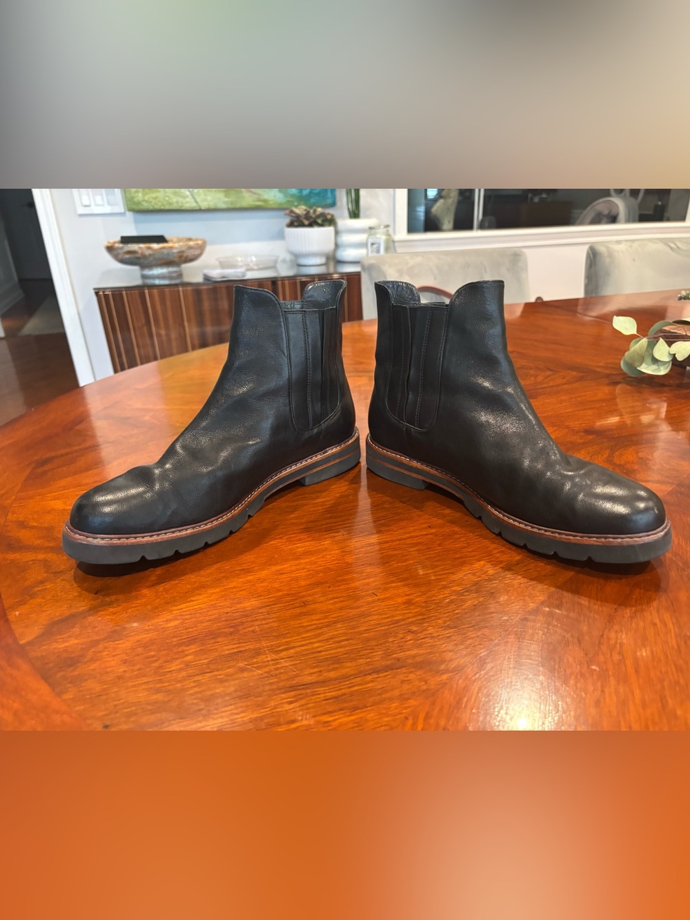 Stuart Weitzman leather Chelsea lug sole boot 8.5